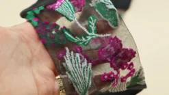 andè strømper - Sort med pink blomster