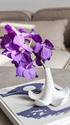 Arita: S&B Lily Flower Vase White