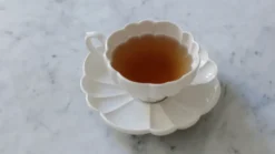 Blomsterkop med underkop; hvid