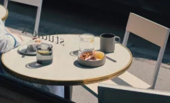 Hasami Porcelain - Kopper med hank // Grå og hvid
