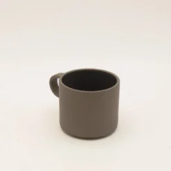 Hasami Porcelain - Kopper med hank // Grå og sort