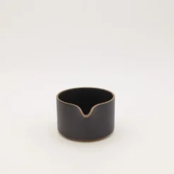 Hasami Porcelain - Mælkekande // Mat sort