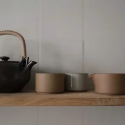 Hasami Porcelain - Mælkekande // Natur brun