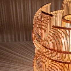Håndlavet bordlampe i bambus: SEN