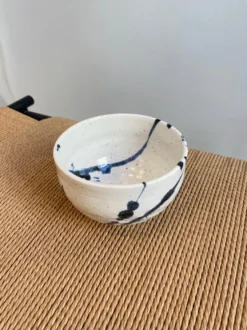 Japansk kop med blåt splash mønster