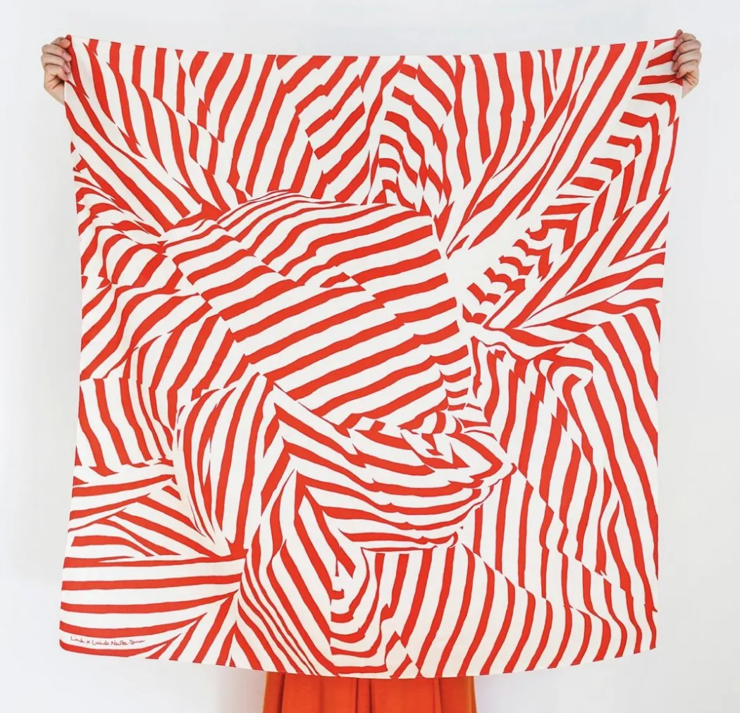 Japansk vægophæng: Furoshiki med røde striber