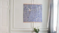 Japansk vægophæng: Furoshiki med blå striber