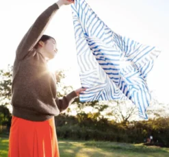 Japansk vægophæng: Furoshiki med blå striber