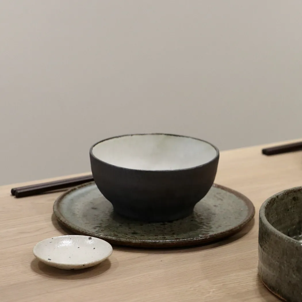 Kōyō sojaskål med brune nister