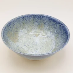 Ramenskål med blå og beige glasur