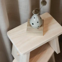 Små japanske taburetter i hinokitræ