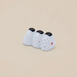 Spisepindeholder - 3 onigiri på række